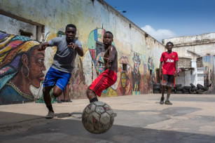 Regula Tschumi Photography album: Boxers, Acrobats and Footballers in Bukom - Regula_Tschumi-9372.jpg