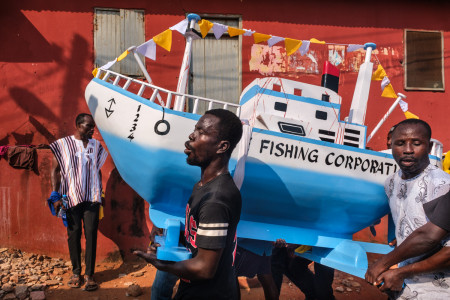 Regula Tschumi Photography album: Figurative Coffins and Funerals - Regula_Tschumi-1270.jpg