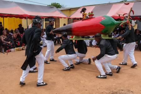 Regula Tschumi Photography album: <strong>The Ghana Coffin Dancers<span class="ql-cursor">﻿</span></strong> - Regula_Tschumi-3851.jpg