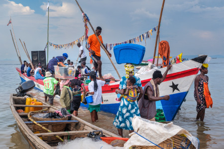 Regula Tschumi Photography album: Around the Lake Volta - Regula_Tschumi-2330.jpg