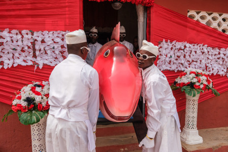 Regula Tschumi Photography album: <strong>The Ghana Coffin Dancers<span class="ql-cursor">﻿</span></strong> - Regula_Tschumi-8384.jpg