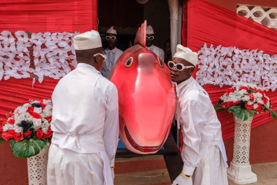Regula Tschumi Photography album:<strong>The Ghana Coffin Dancers<span class="ql-cursor">﻿</span></strong>